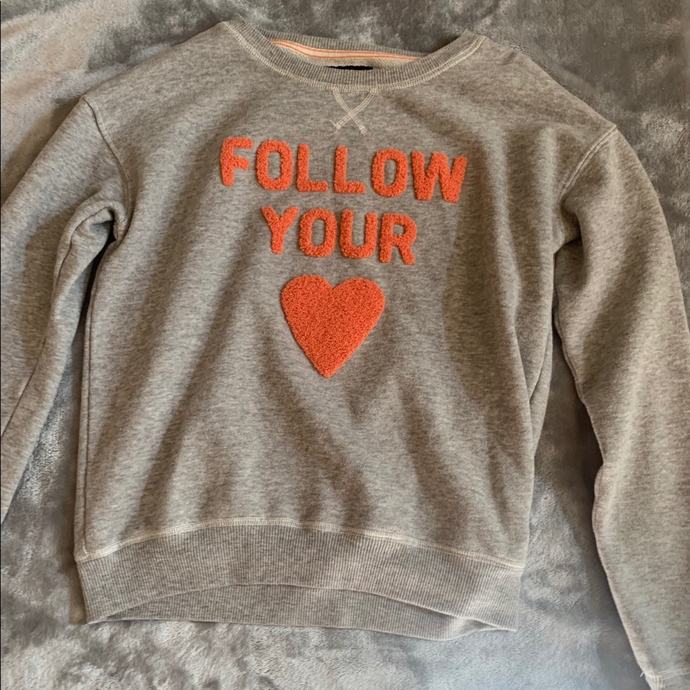 American Eagle sweater with graphic